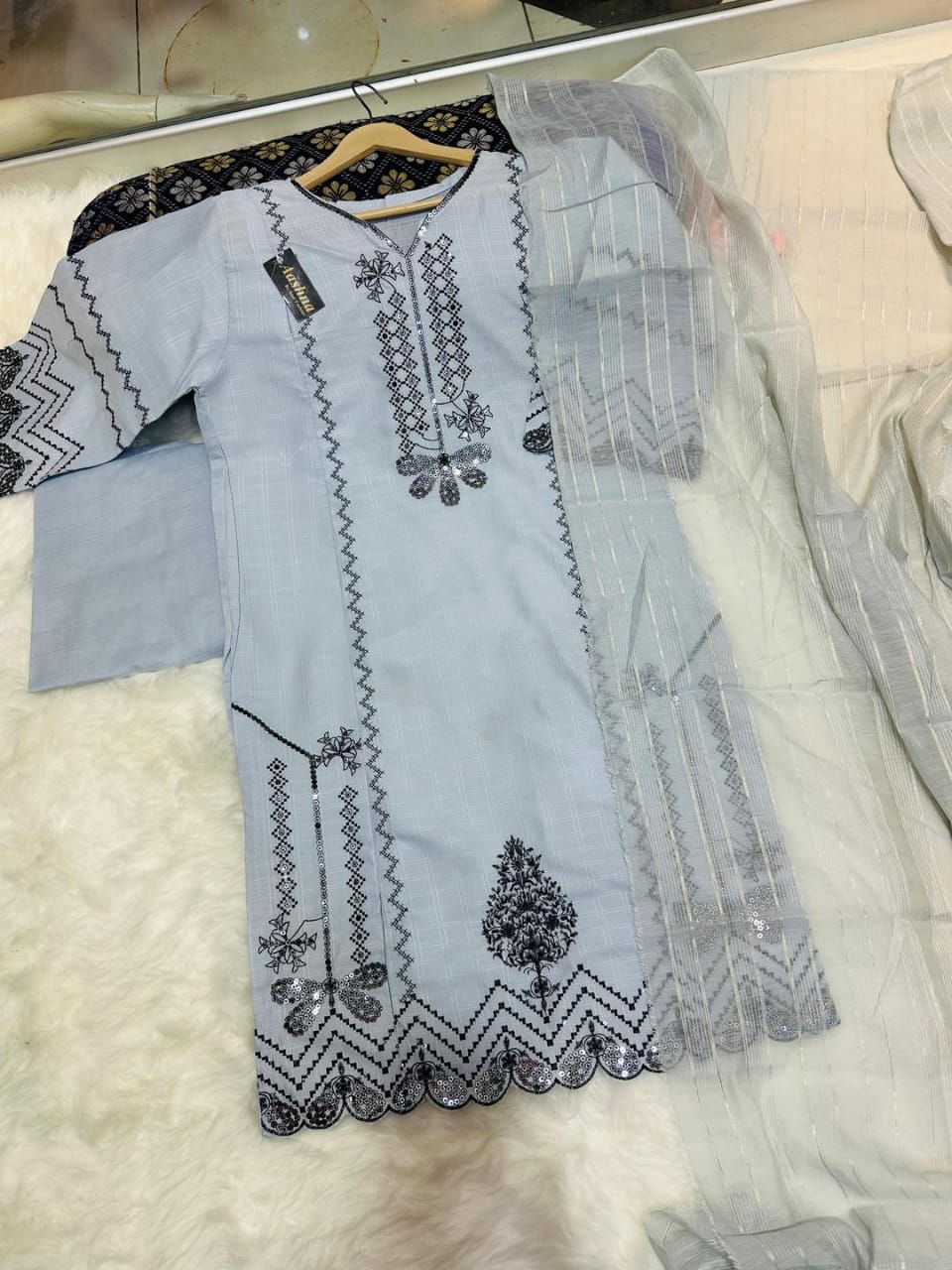 3 Pcs Women's Stitched Embroidered Suit