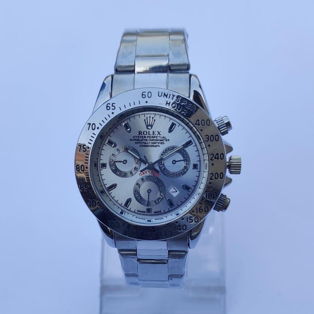 Stylish Men's Quartz Analogue Watch - 1 Pc